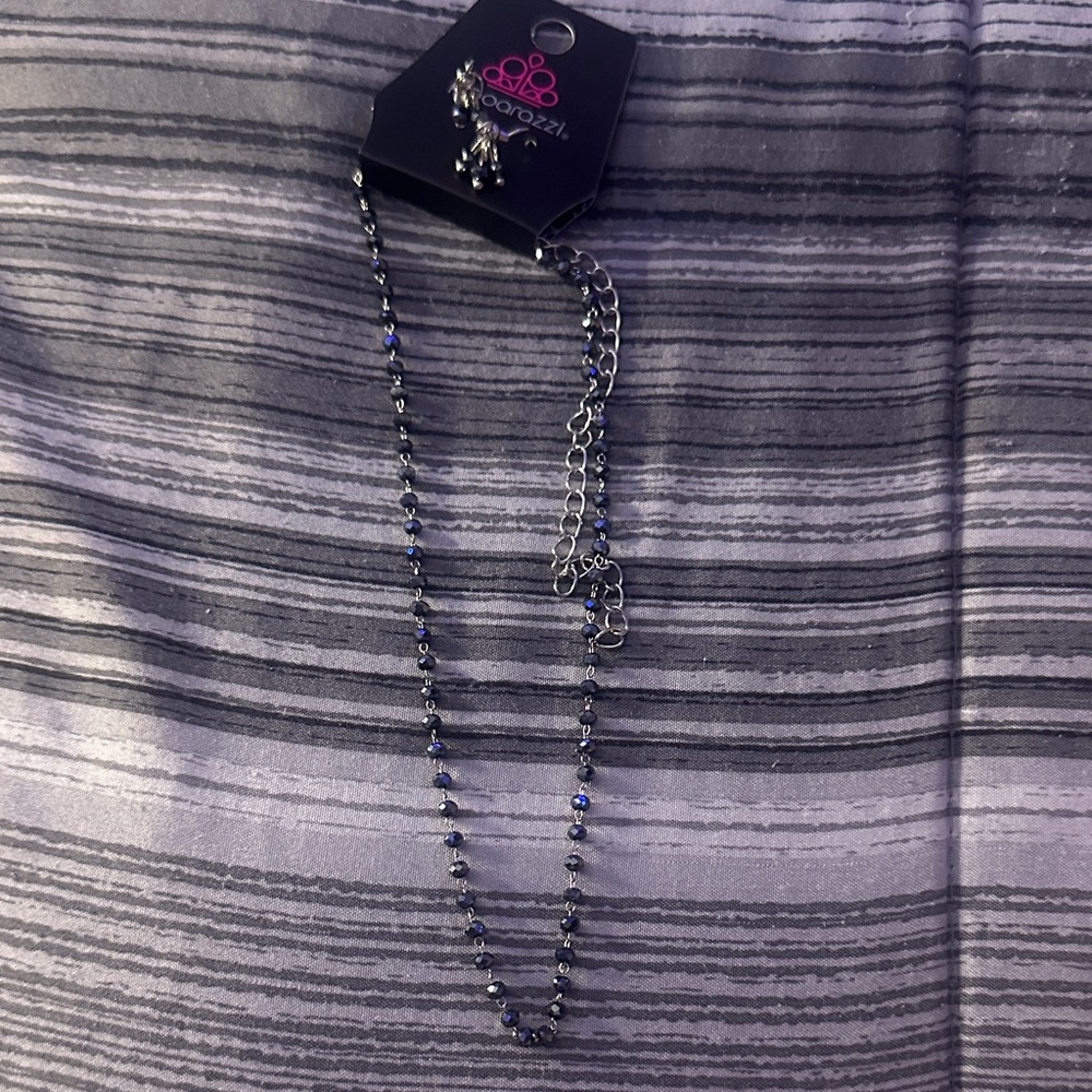 Paparazzi Metallic Silver Necklace Set